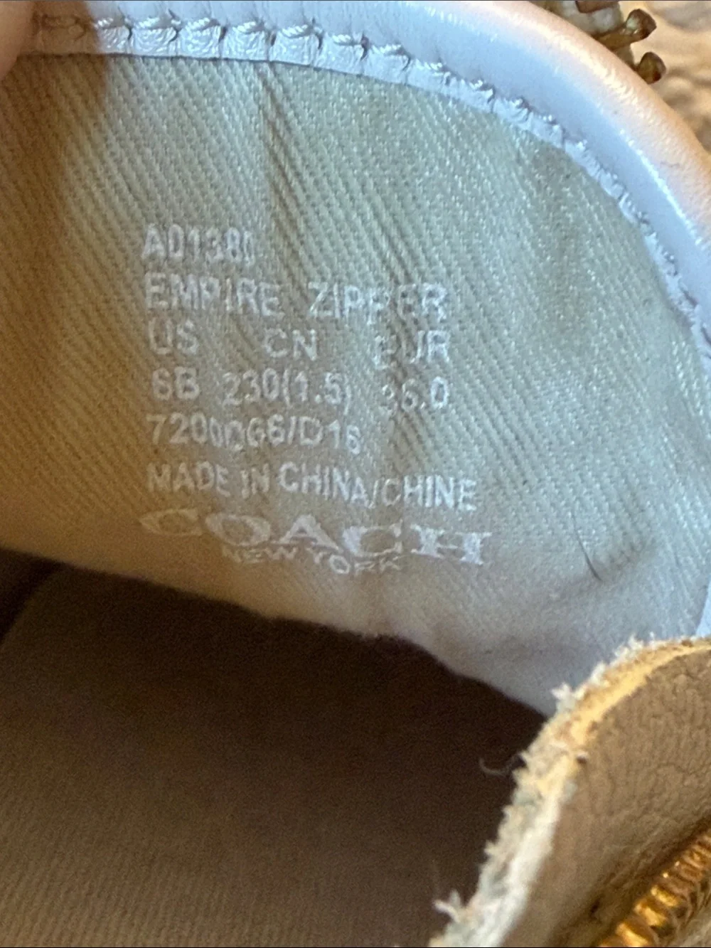 Coach empire zipper sneaker size 6B